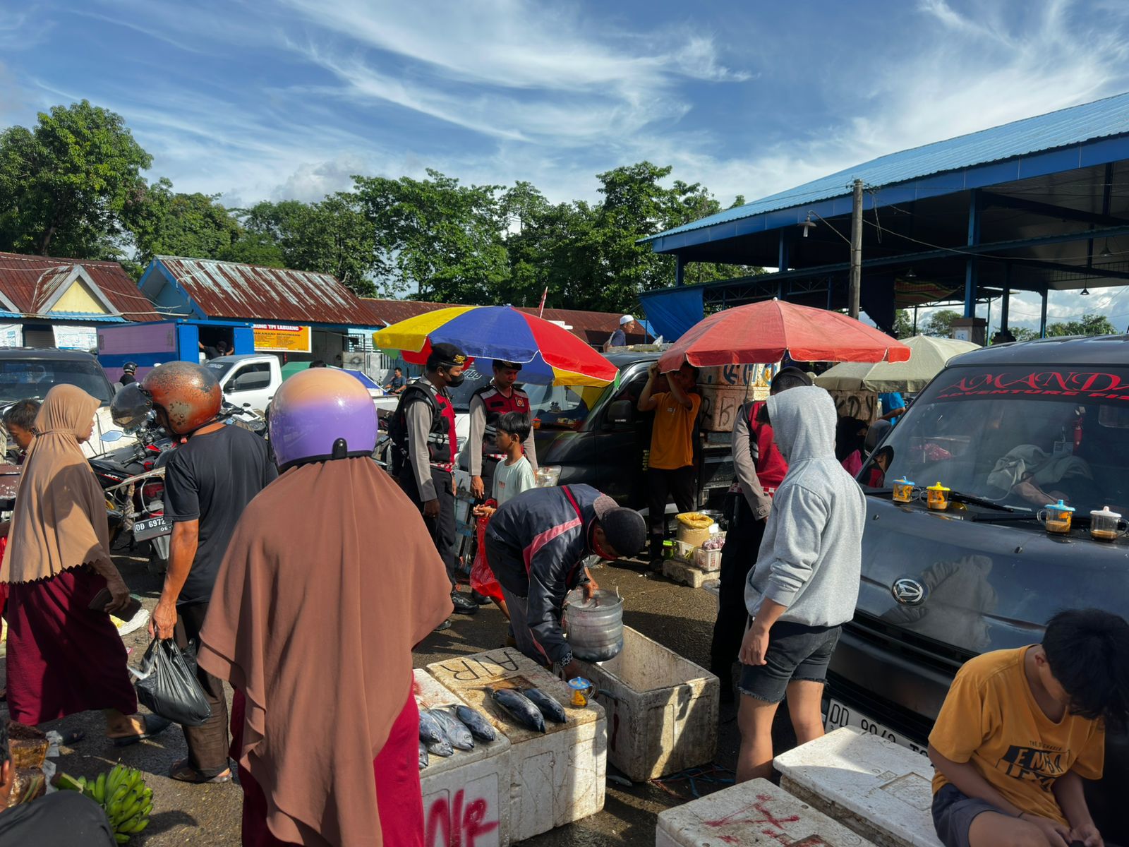 Polres Maros Pastikan Situasi Kondusif, Sat Samapta Polres Maros Patroli di Area Pasar Lelong